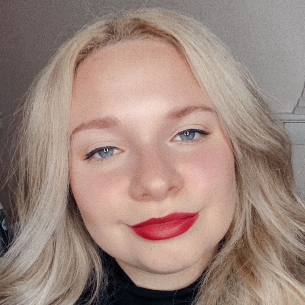 Meet your Posher, Claire